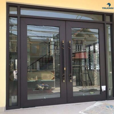 Cửa Nhôm Thủy Lực - Mẫu 3 1 Cửa Nhôm Thủy Lực Màu Xám Đậm