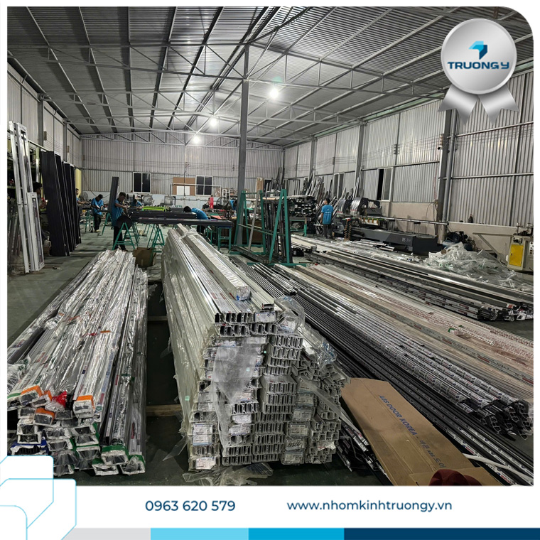 Nhom Kinh Truong Y 10