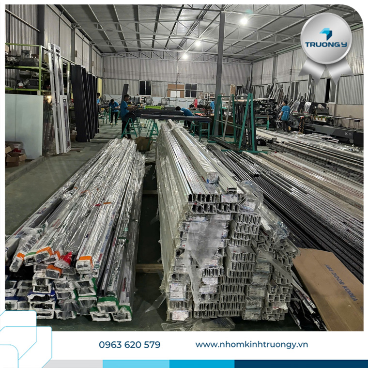 Nhom Kinh Truong Y 11