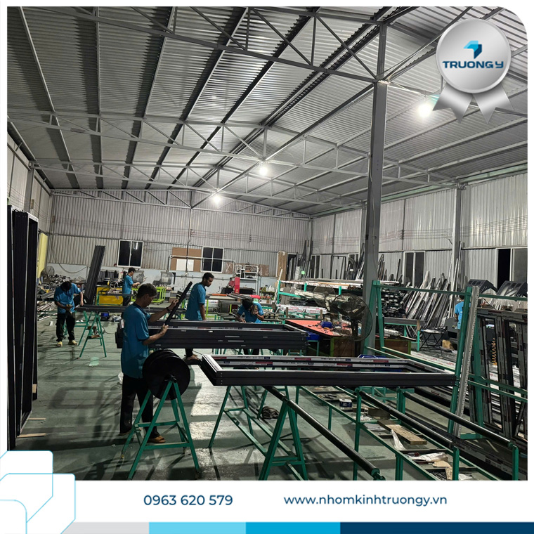 Nhom Kinh Truong Y 12