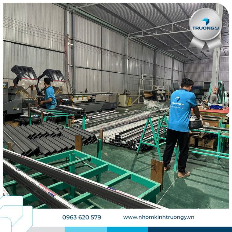 Nhom Kinh Truong Y 16